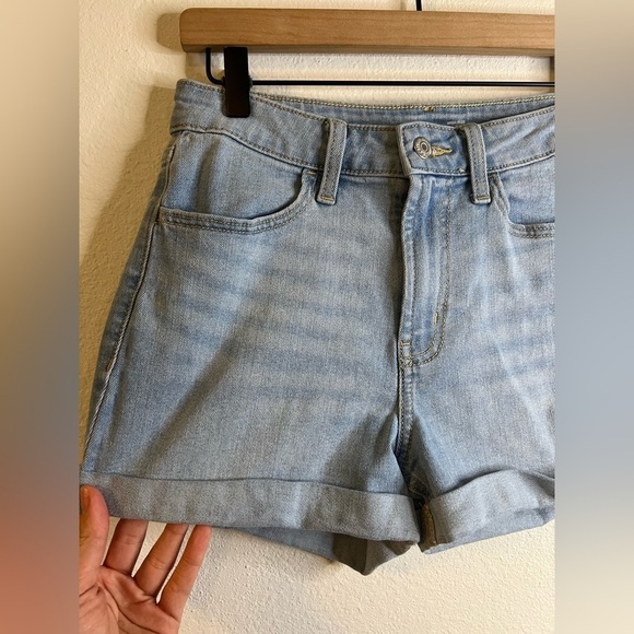 Old Navy Blue Jean Shorts with Cuffed Hem and Relaxed Fit - Picture 2 of 3